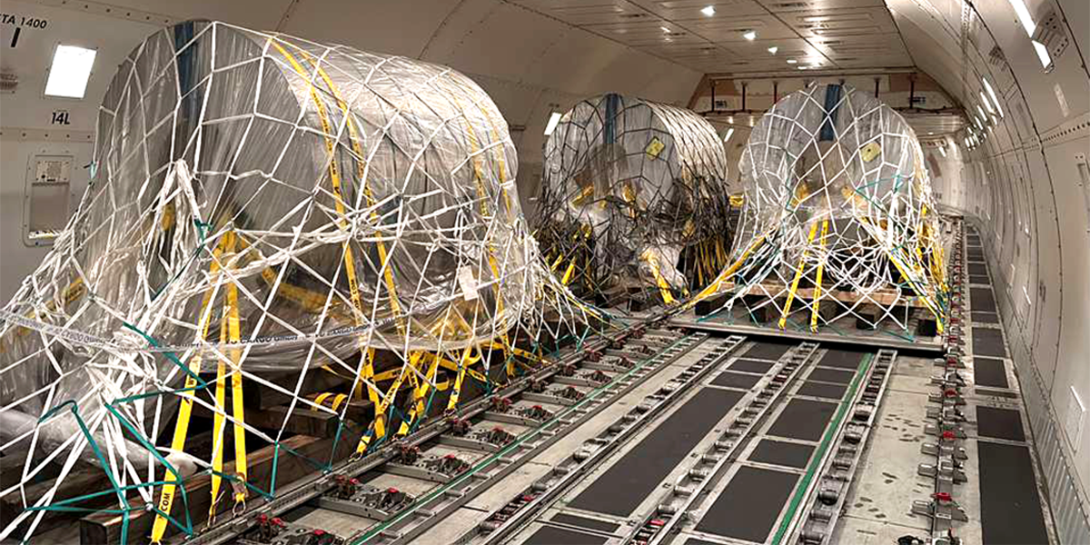 cargo charter loading aircraft